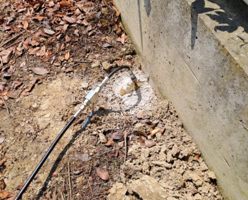 Iniezione di resina recinzione- Tessera blocco infiltrazioni acqua e consolidamento